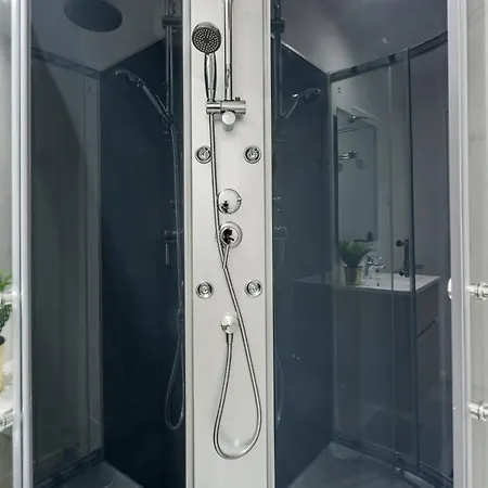 Daire Cozy 3 Bedrooms Apartment - Arc De Triomphe Paris
